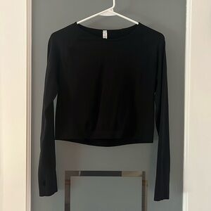 Women's Black Cropped Athletic Long Sleeve Shirt